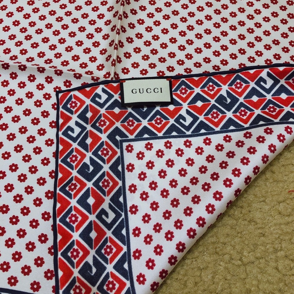Gucci pocket square - Picture 4 of 6